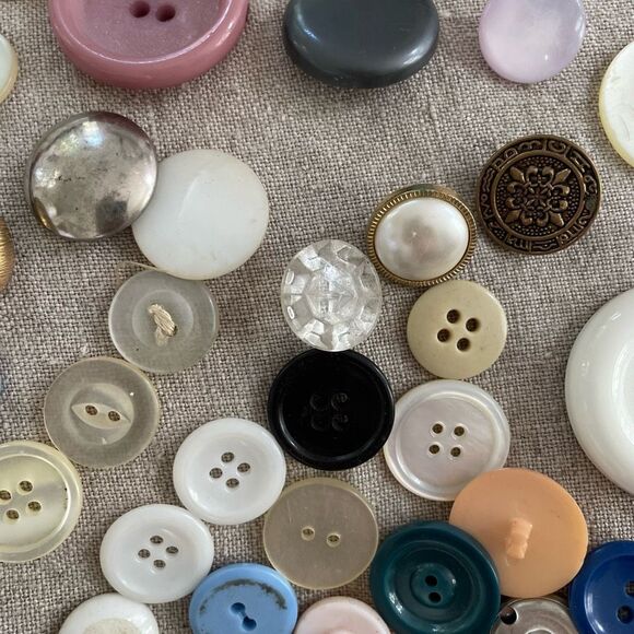Vintage 164 Lot of Spare Buttons Metal Pastel Rhinestone Crest Assortment - Picture 12 of 13